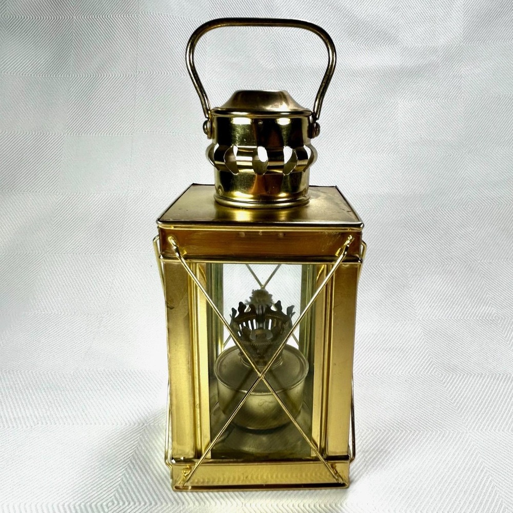VTG Frankenmuth Gallery 8" Kerosene Oil Lantern– Brass Finish Nautical/Maritime